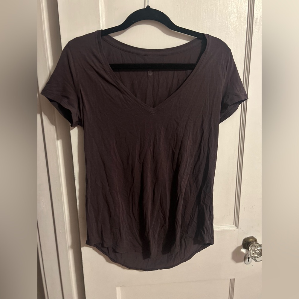 Lululemon T-shirt Plum Size 6